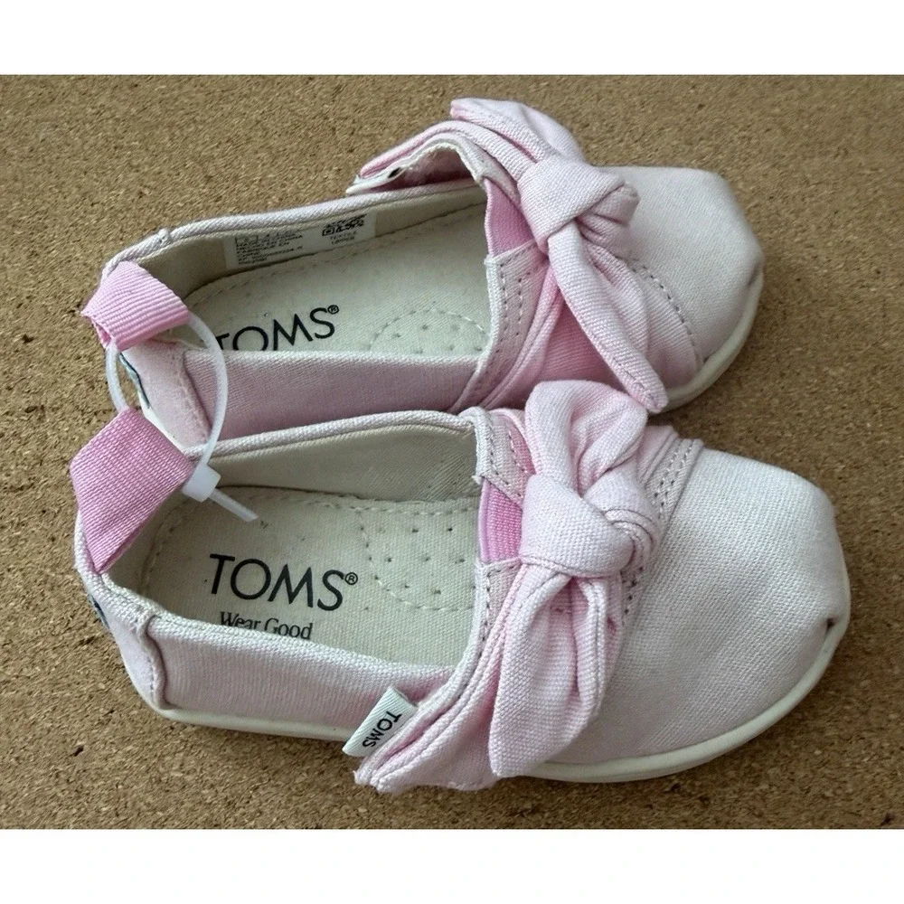 TOMS Classics Pink Tiny Slip-On Shoes‎ – Toddler Size 5